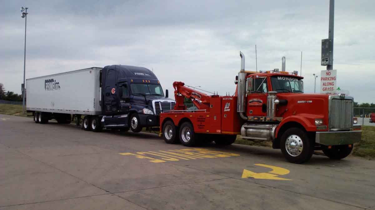 Heavy Towing Quad Cities